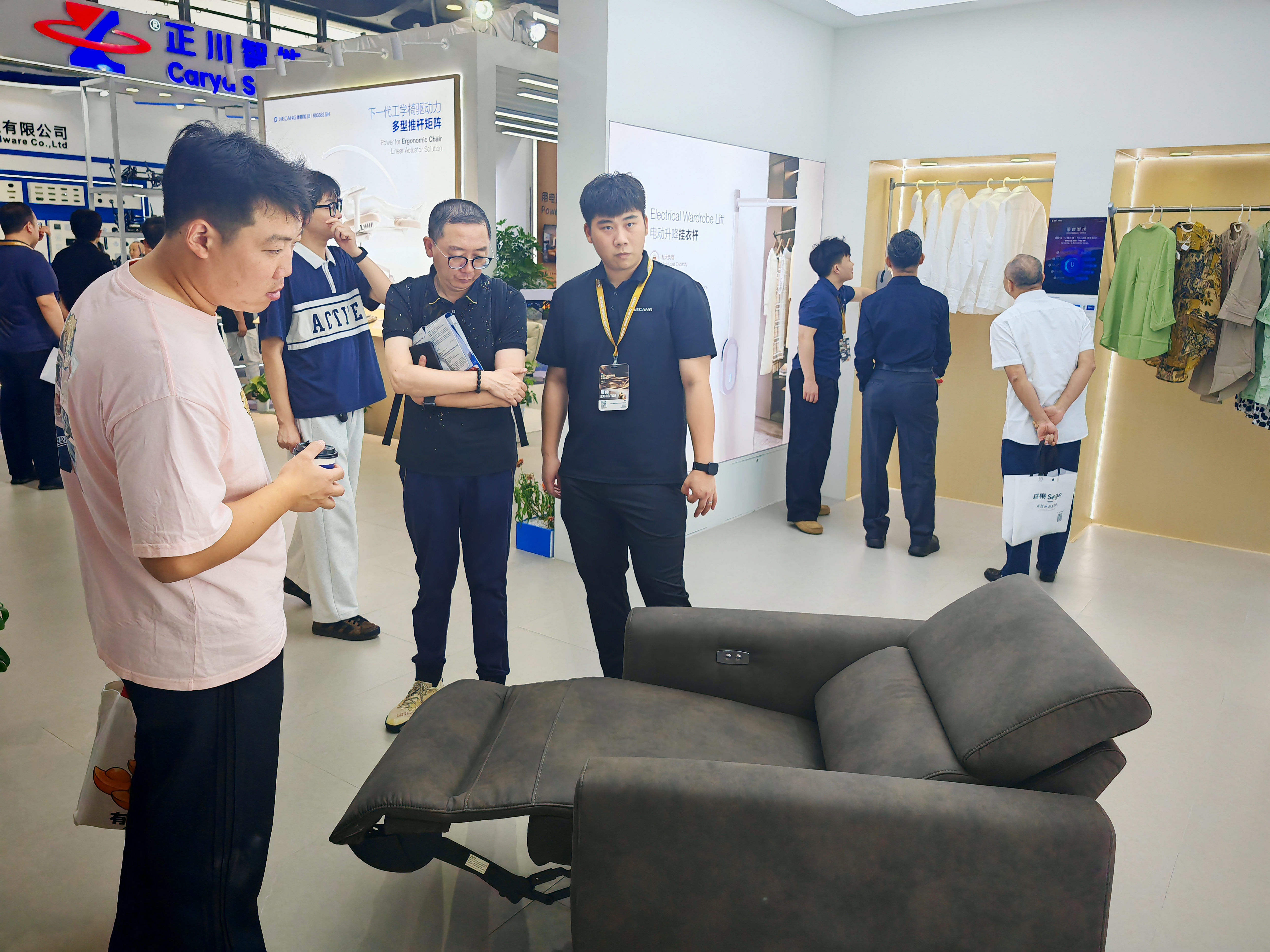 d2a69dec-3d06-4896-95c2-60eeb3bcddf0.jpg